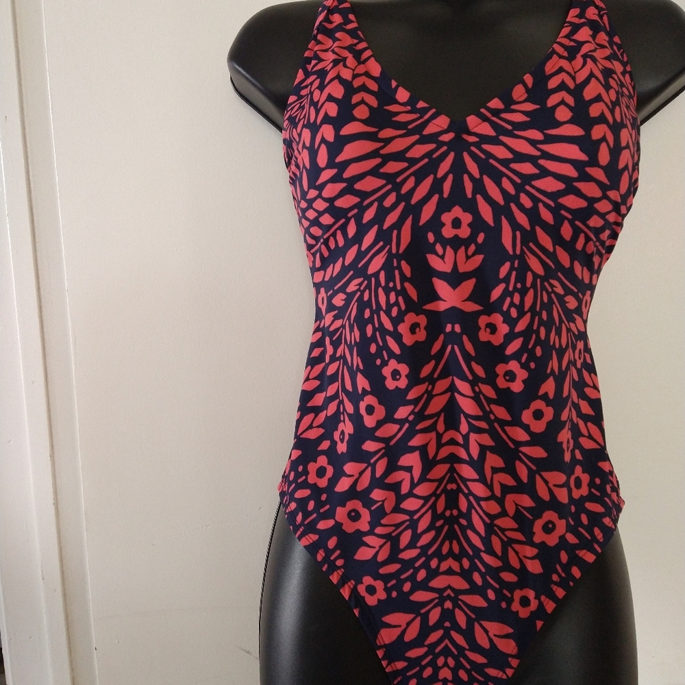 Kona Sol swimsuit size small